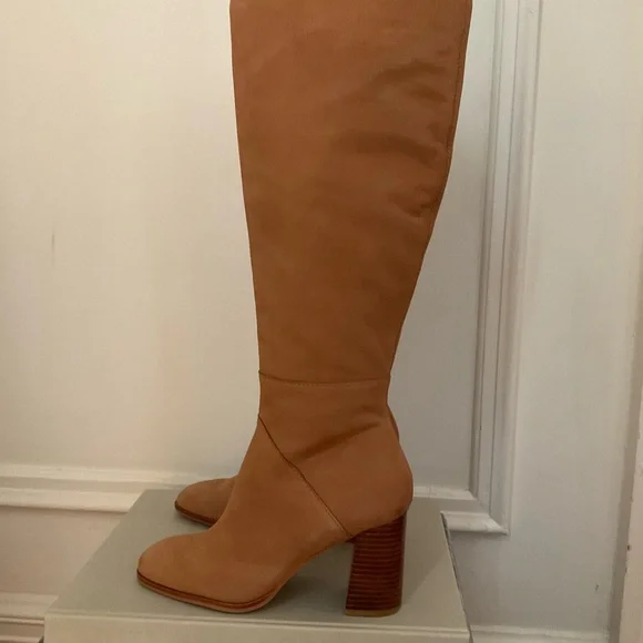 Dolce Vita Fynn knee-high boot in brown nubuck. Size 9 - Picture 3 of 14